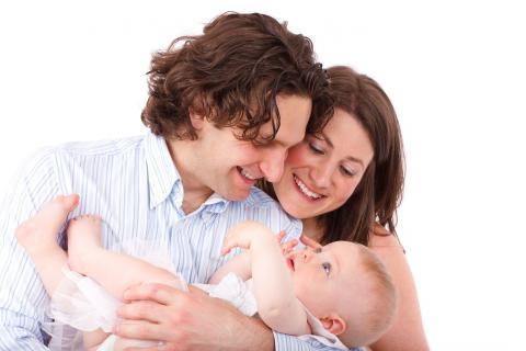 The parents. The Dutch for "the parents" is "de ouders".