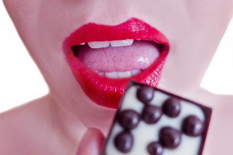 The mouth. The Dutch for "the mouth" is "de mond".