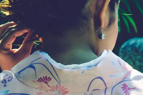 Neck. The Dutch for "neck" is "hals". Neck. The Dutch for "neck" is "hals".