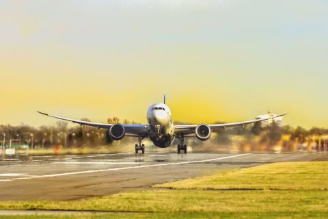 Aviation companies. The Dutch for "aviation companies" is "luchtvaartmaatschappijen". Aviation companies. The Dutch for "aviation companies" is "luchtvaartmaatschappijen".