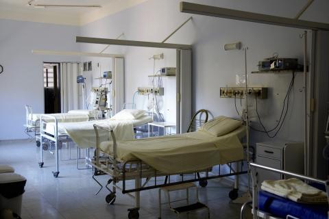 Hospital. The Dutch for "hospital" is "ziekenhuis".