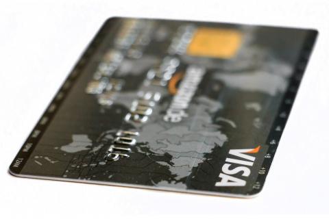 Credit card. The Dutch for "credit card" is "kredietkaart". Credit card. The Dutch for "credit card" is "kredietkaart".