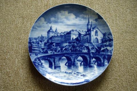 Plate. The Dutch for "plate" is "bord". Plate. The Dutch for "plate" is "bord".