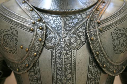 Armour. The Dutch for "armour" is "harnas". Armour. The Dutch for "armour" is "harnas".