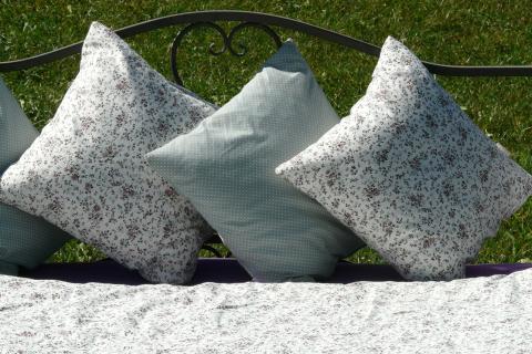 Pillow. The Dutch for "pillow" is "kussen". Pillow. The Dutch for "pillow" is "kussen".