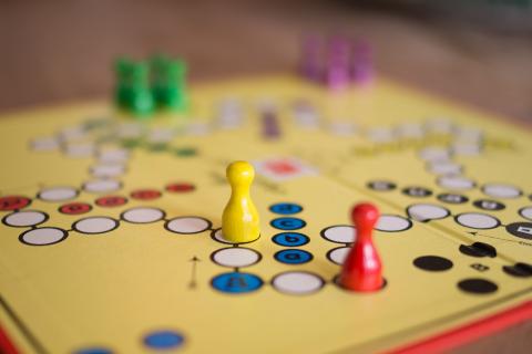 Game. The Dutch for "game" is "spel".