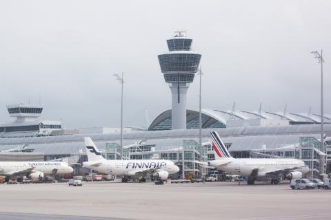 Airport. The Dutch for "airport" is "luchthaven". Airport. The Dutch for "airport" is "luchthaven".