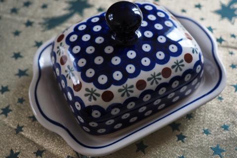 Butter dish. The Dutch for "butter dish" is "botervloot". Butter dish. The Dutch for "butter dish" is "botervloot".
