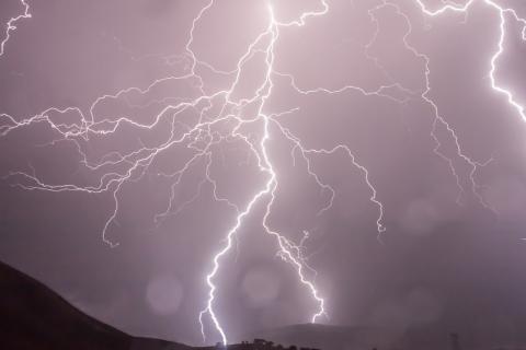 Thunder. The Dutch for "thunder" is "donder". Thunder. The Dutch for "thunder" is "donder".