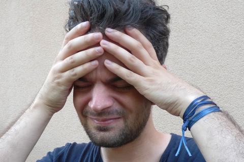 Migraine. The Dutch for "migraine" is "migraine".