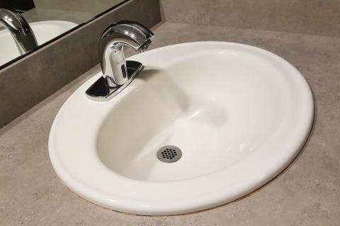 Sink. The Dutch for "sink" is "wastafel". Sink. The Dutch for "sink" is "wastafel".