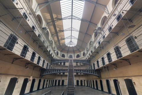 Prison. The Dutch for "prison" is "gevangenis". Prison. The Dutch for "prison" is "gevangenis".