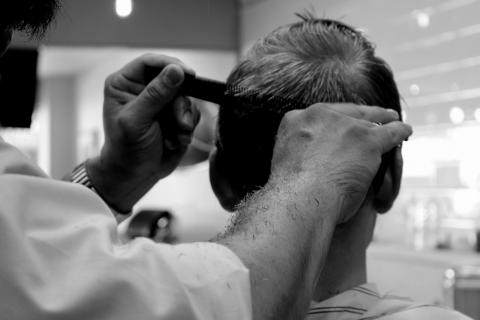 Hairdresser (masculine). The French for "hairdresser (masculine)" is "coiffeur". Hairdresser (masculine). The French for "hairdresser (masculine)" is "coiffeur".