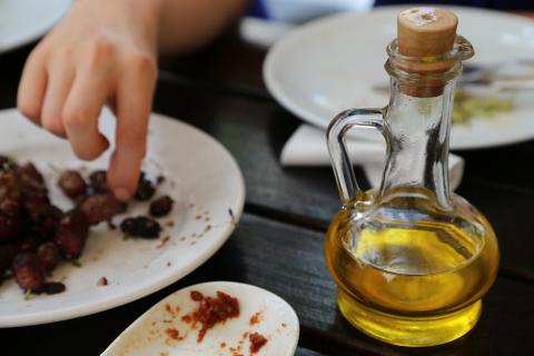 Oil. The French for "oil" is "huile". Oil. The French for "oil" is "huile".