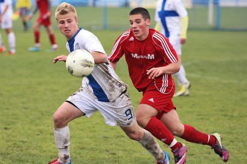 To play football. The French for "to play football" is "jouer au football". To play football. The French for "to play football" is "jouer au football".