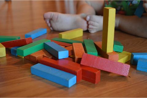 The wooden block. The French for "the wooden block" is "le bloc en bois". The wooden block. The French for "the wooden block" is "le bloc en bois".