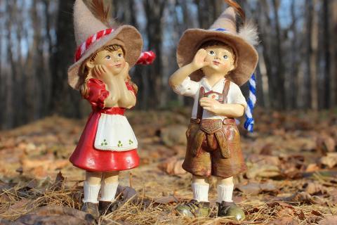 Figurines. The French for "figurines" is "figurines". Figurines. The French for "figurines" is "figurines".