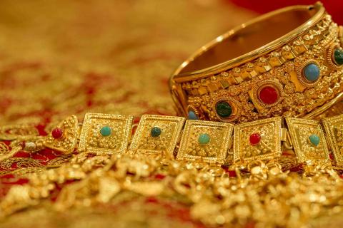 The gold. The French for "the gold" is "l’or". The gold. The French for "the gold" is "l’or".