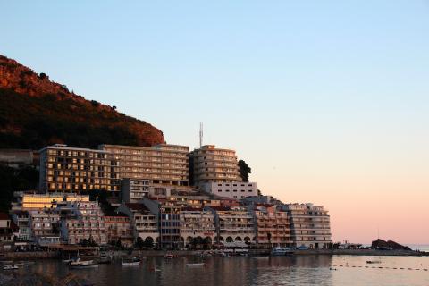 The hotels. The French for "the hotels" is "les hôtels". The hotels. The French for "the hotels" is "les hôtels".