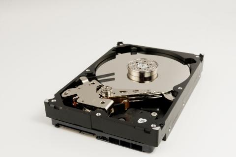 A hard drive. The French for "a hard drive" is "un disque dur". A hard drive. The French for "a hard drive" is "un disque dur".