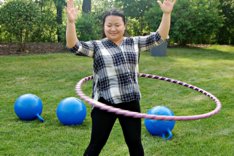 The hoop. The French for "the hoop" is "le cerceau".