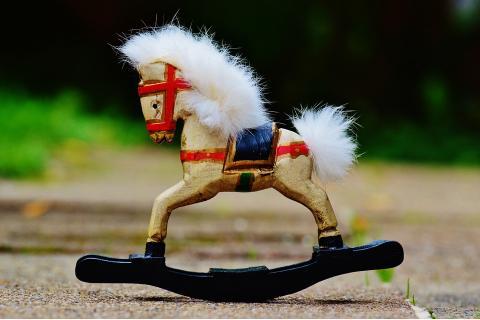 A rocking horse. The French for "a rocking horse" is "un cheval à bascule". A rocking horse. The French for "a rocking horse" is "un cheval à bascule".