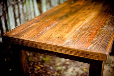 A table. The French for "a table" is "une table". A table. The French for "a table" is "une table".
