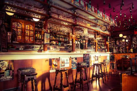 Bar; pub. The French for "bar; pub" is "bar". Bar; pub. The French for "bar; pub" is "bar".