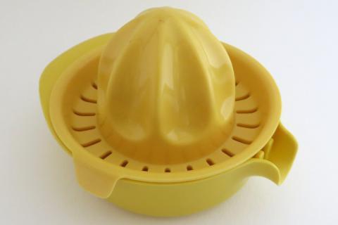 Lemon squeezer. The French for "lemon squeezer" is "presse-citron". Lemon squeezer. The French for "lemon squeezer" is "presse-citron".