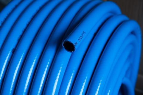 Hose; rubber tube. The Thai for "hose; rubber tube" is "สายยาง".