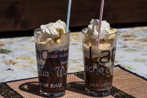 Iced coffee. The Thai for "iced coffee" is "กาแฟเย็น". Iced coffee. The Thai for "iced coffee" is "กาแฟเย็น".