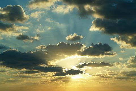 Bright light. The Thai for "bright light" is "แสงสว่าง". Bright light. The Thai for "bright light" is "แสงสว่าง".