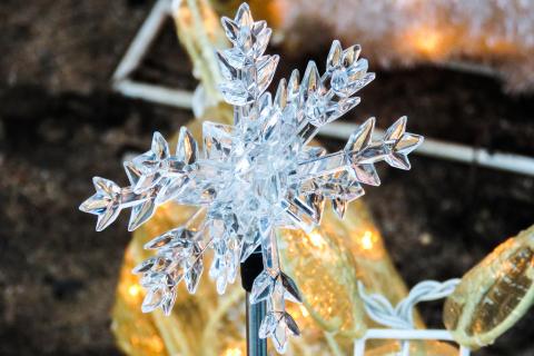 Snowflake. The Thai for "snowflake" is "เกล็ดหิมะ". Snowflake. The Thai for "snowflake" is "เกล็ดหิมะ".