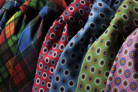 Tie; necktie. The Thai for "tie; necktie" is "เน็กไท". Tie; necktie. The Thai for "tie; necktie" is "เน็กไท".