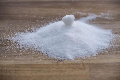 White sugar. The Thai for "white sugar" is "น้ำตาลขาว". White sugar. The Thai for "white sugar" is "น้ำตาลขาว".