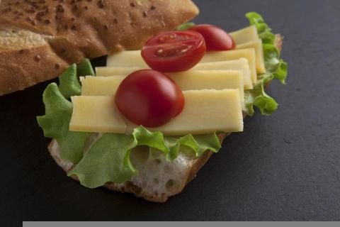 A cheese sandwich. The Thai for "a cheese sandwich" is "แซนด์วิชชีส". A cheese sandwich. The Thai for "a cheese sandwich" is "แซนด์วิชชีส".