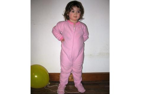 A girl in pink pajamas. The Thai for "a girl in pink pajamas" is "เด็กผู้หญิงในชุดนอนสีชมพู". A girl in pink pajamas. The Thai for "a girl in pink pajamas" is "เด็กผู้หญิงในชุดนอนสีชมพู".