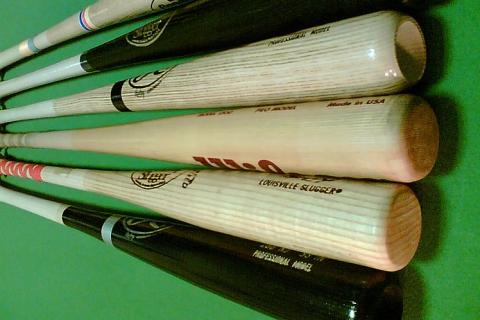 Baseball bat. The Thai for "baseball bat" is "ไม้เบสบอล". Baseball bat. The Thai for "baseball bat" is "ไม้เบสบอล".