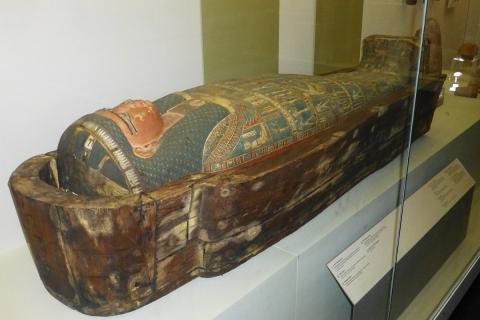 Coffin. The Thai for "coffin" is "โลงศพ". Coffin. The Thai for "coffin" is "โลงศพ".