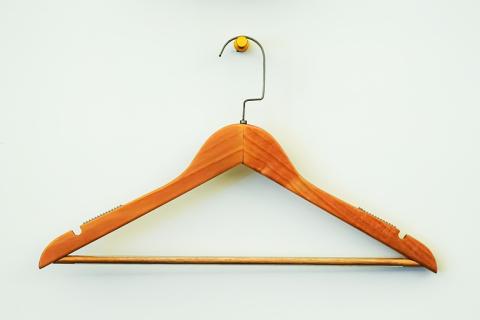 Clothes hanger. The Thai for "clothes hanger" is "ไม้แขวนเสื้อ". Clothes hanger. The Thai for "clothes hanger" is "ไม้แขวนเสื้อ".