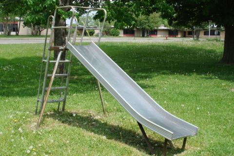 Slide. The Thai for "slide" is "สไลเดอร์". Slide. The Thai for "slide" is "สไลเดอร์".