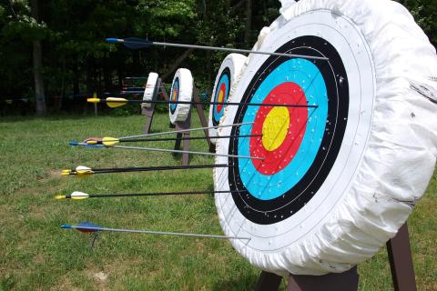Archery. The Thai for "archery" is "ธนู". Archery. The Thai for "archery" is "ธนู".