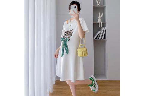 Maternity dress; maternity clothes. The Thai for "maternity dress; maternity clothes" is "ชุดคลุมท้อง". Maternity dress; maternity clothes. The Thai for "maternity dress; maternity clothes" is "ชุดคลุมท้อง".