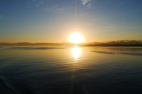Sunrise. The Thai for "sunrise" is "พระอาทิตย์ขึ้น". Sunrise. The Thai for "sunrise" is "พระอาทิตย์ขึ้น".